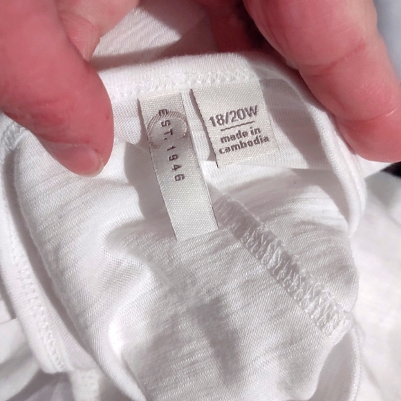 White 3/4 Sleeved white top - Picture 3 of 3